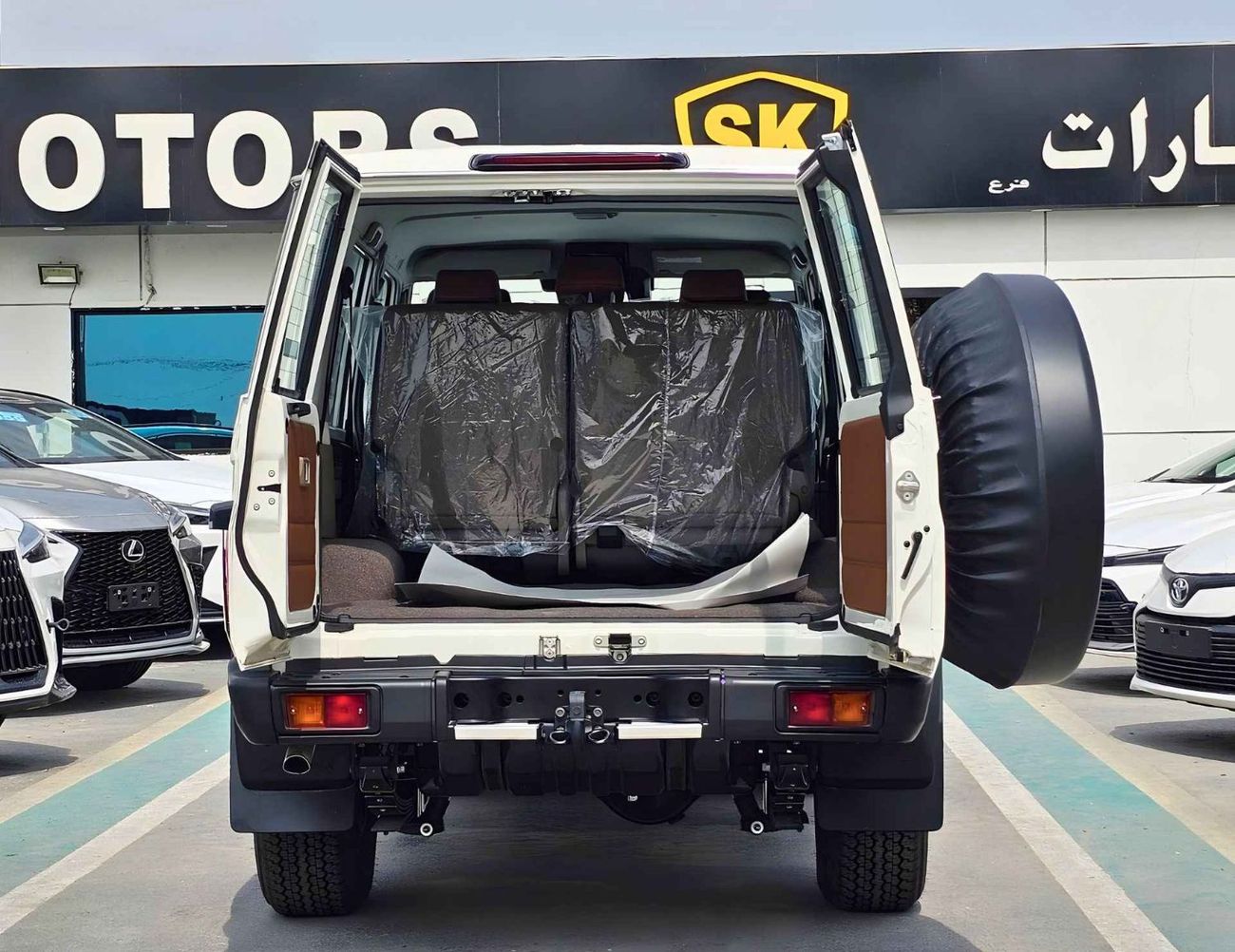 Toyota Land Cruiser 70 LC76 | 2.8L V4 DIESEL | 5 DOOR | DVD CAMER`| DIFF LOCK | LX FULL OPTION (CODE # HT76ZS)