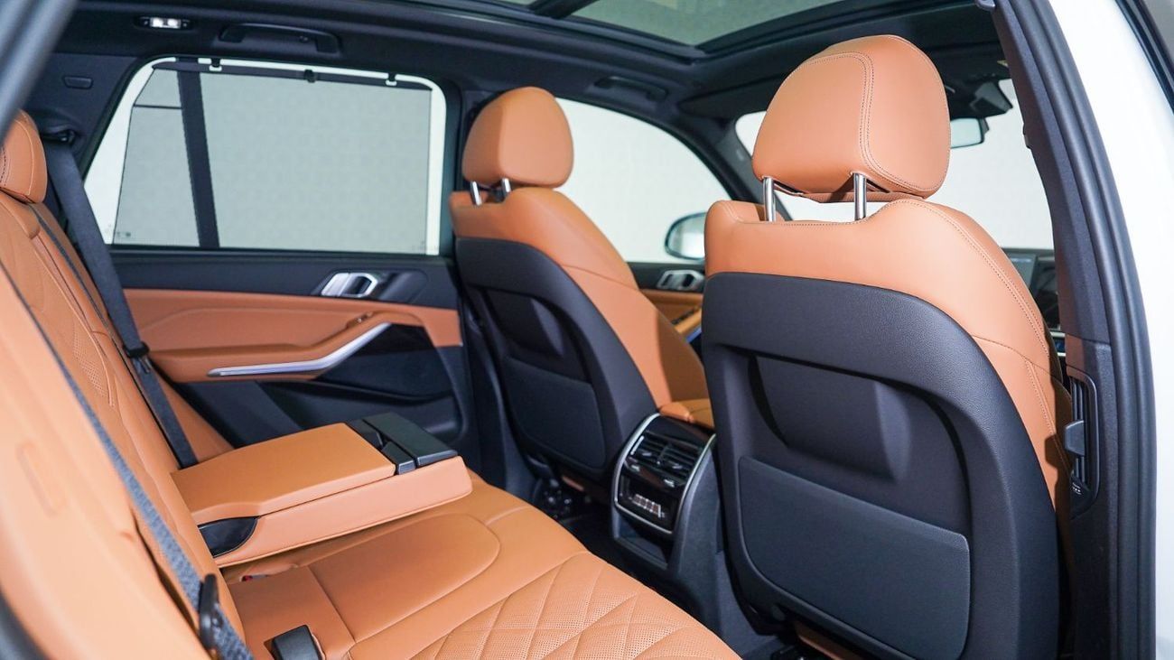 BMW X5 40i M Sport 3.0L | AED 4,955 PM | Warranty  October 2027 -Service October 2028 | GCC