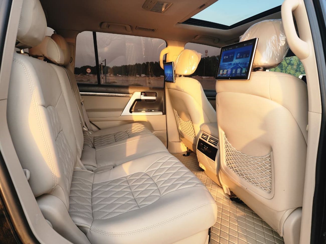 Toyota Land Cruiser GXR V8  MODEL 2012 UPGRADE 2024