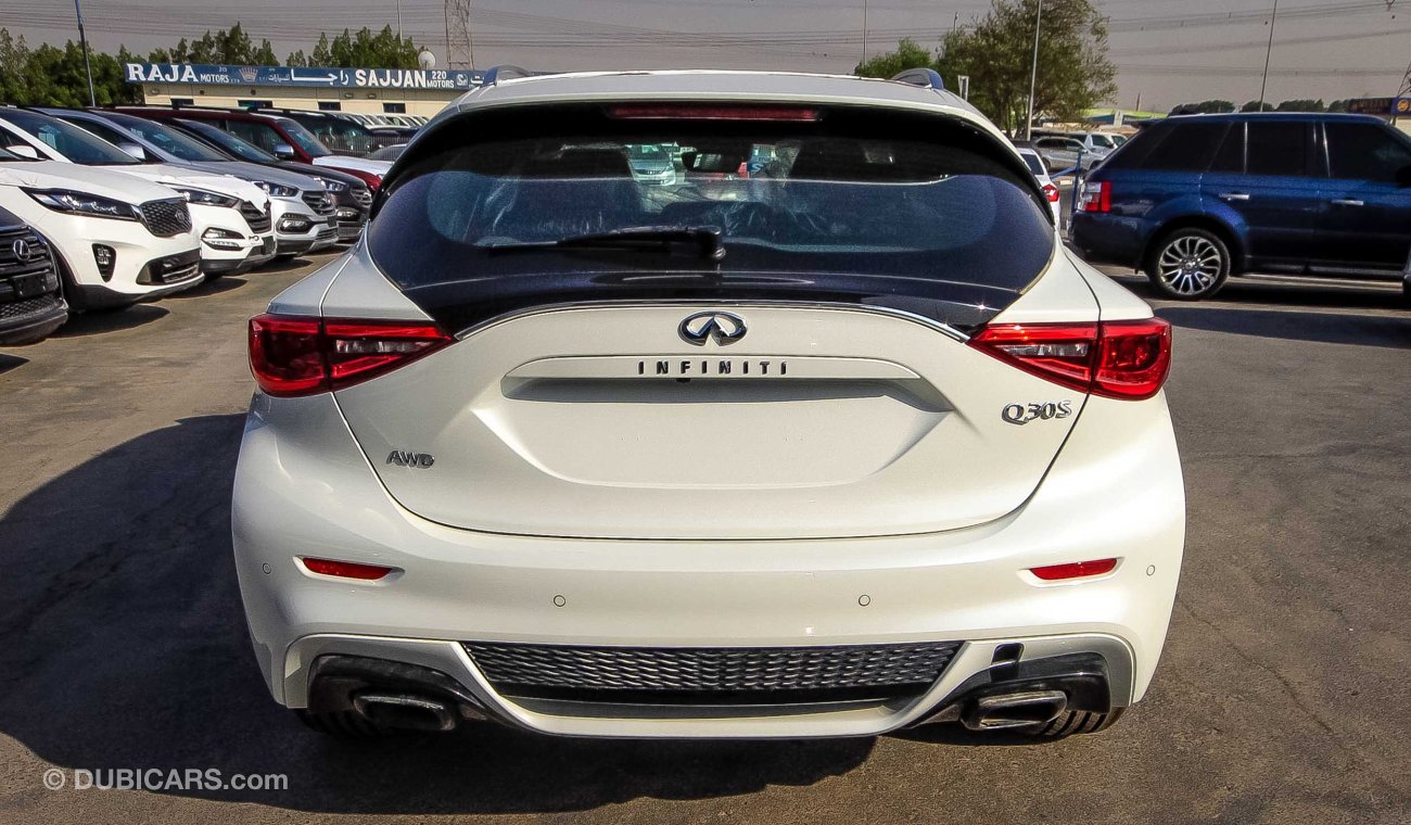 Infiniti QX30 S 2.0t AWD