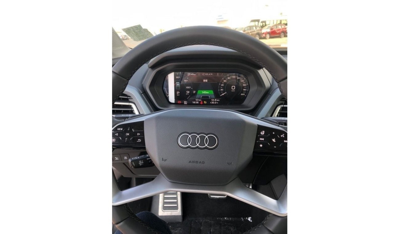 Audi etron AUDI_Q5_E TRON 2022