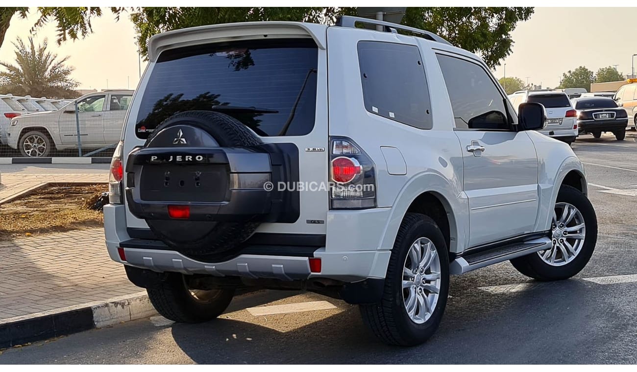 Mitsubishi Pajero SWB 2017 3.8L Agency Warranty Full Service History GCC