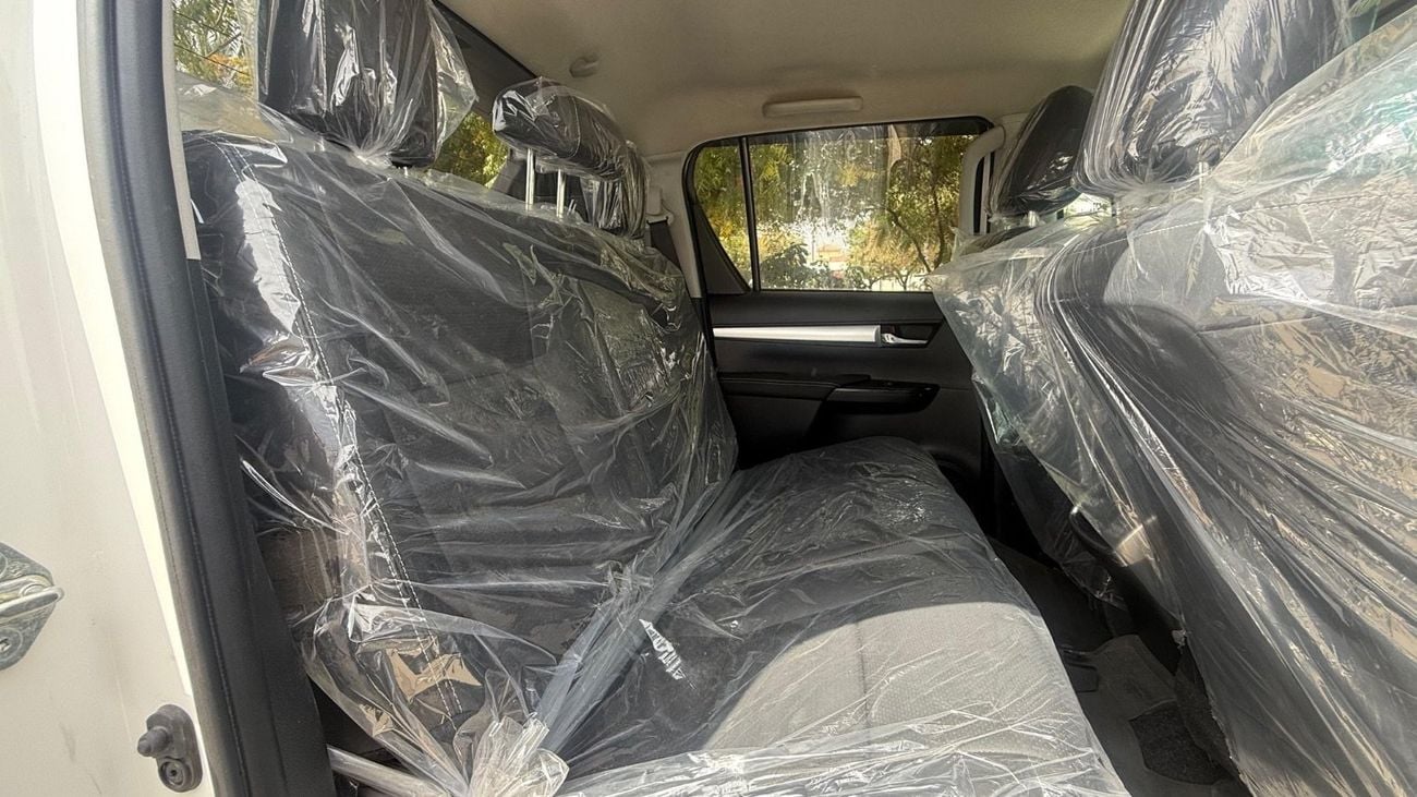 تويوتا هيلوكس SR5