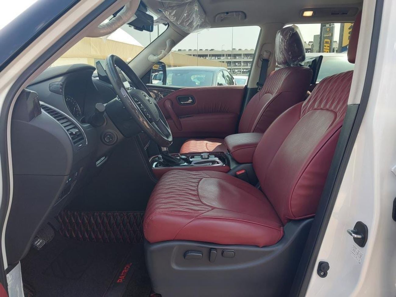 Nissan Patrol NISSAN PATROL LE PLATINUM V8 5YEARS WARRANTY FROM AL ROSTAMANI CONTRACT SERVICE UNTIL 30000 KM