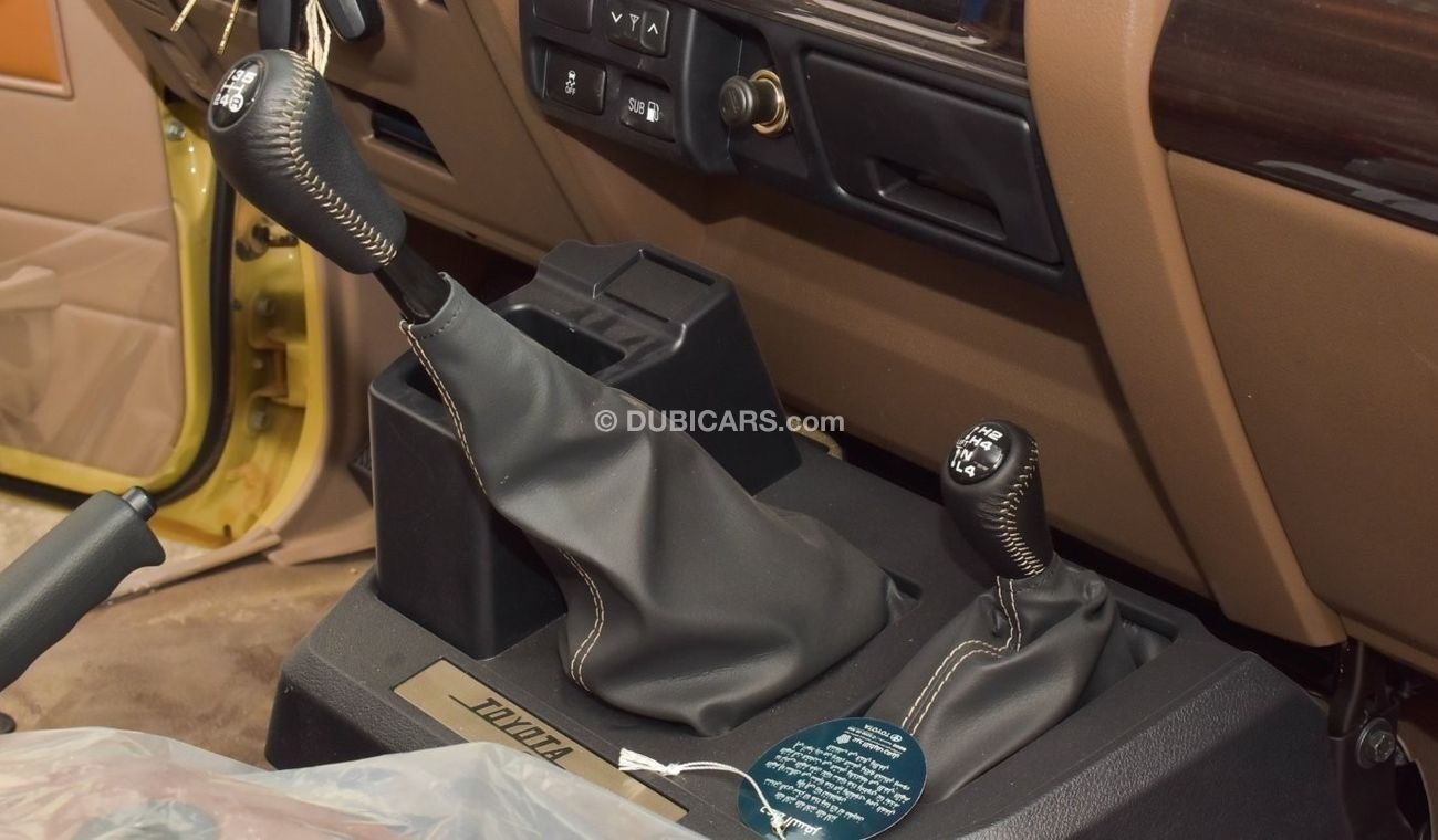 Toyota Land Cruiser Pick Up TOYOTA LAND RUISER PICK-UP LX 4.0L V6 (70TH ) 2022