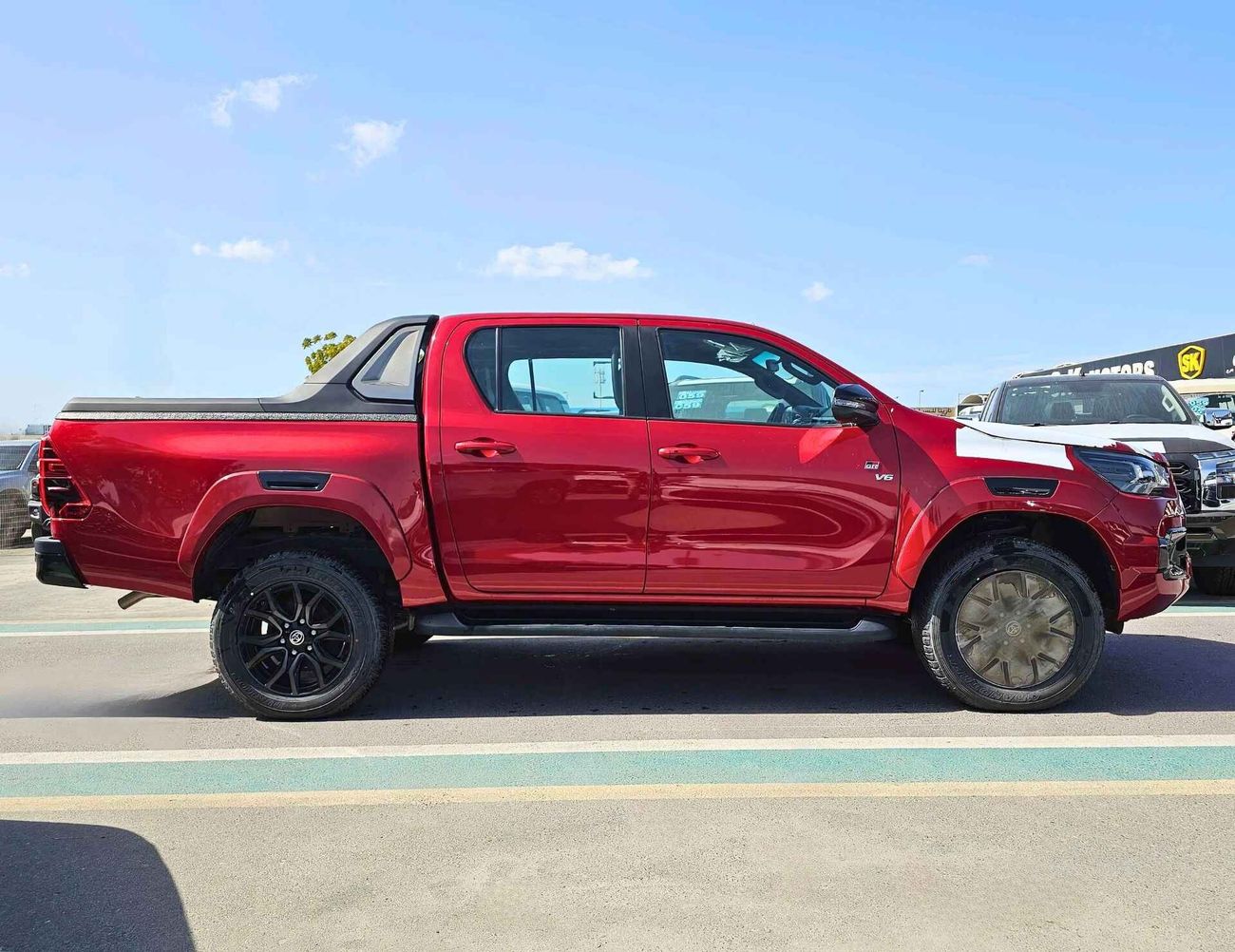 Toyota Hilux GR SPORT / FULL OPTION / 4.0L V6 / BEDLINER, ROOLBAR / PUSH SRTAT / LEATHER SEATS / CODE#GR-S