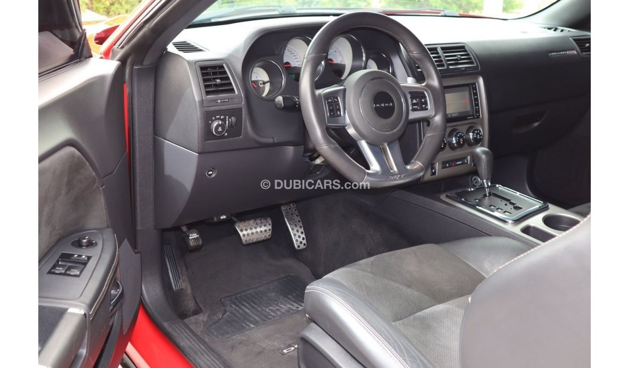 Dodge Challenger 6’4 HEMI 392 V8 GCC 16V