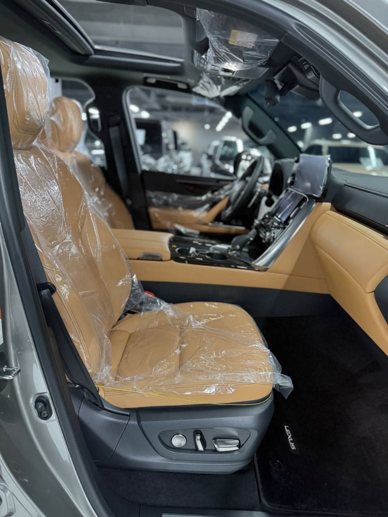 Lexus LX700h SIGNATURE (NO AUTOPARK) TITANIUM/TAN 2026