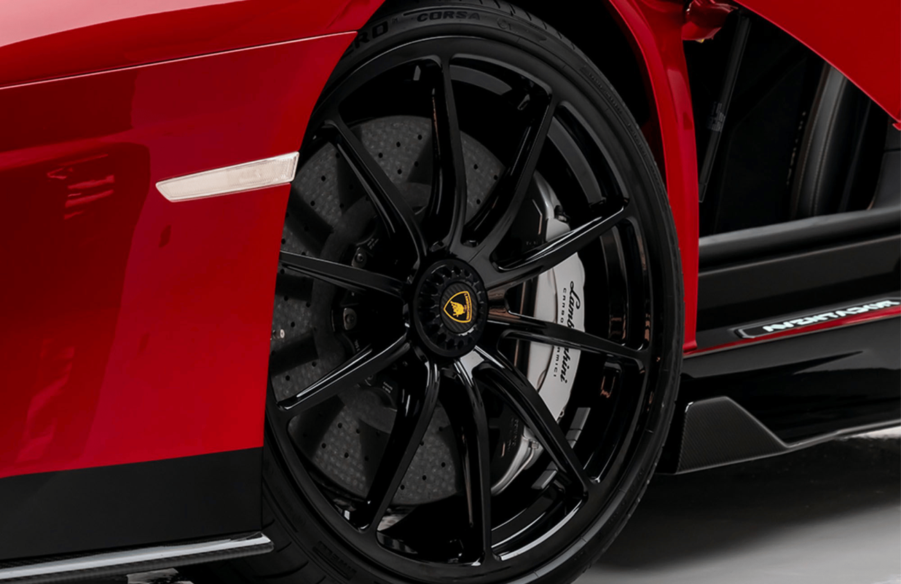 لامبورغيني أفينتادور 6.5L V-12 Naturally Aspirated Engine