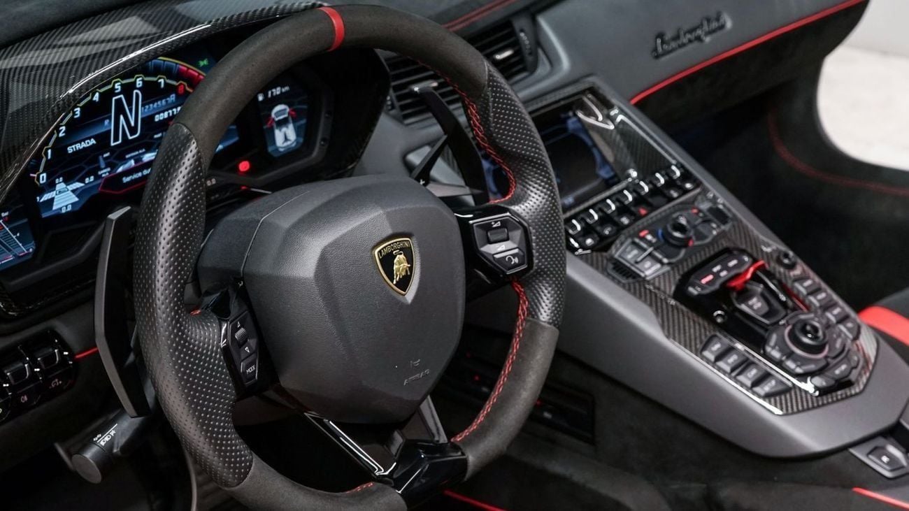 لامبورغيني أفينتادور SVJ 6.5L V12 | European Specs | 8,700 KM | Full Service History