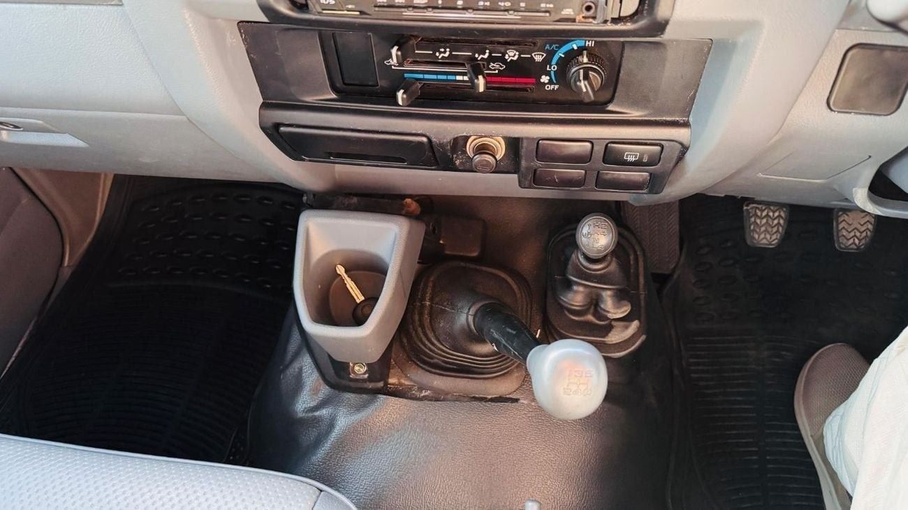 Toyota Land Cruiser 70 FACELIFTED TO 2024 | 4.5L DIESEL ENGINE | MANUAL TRANSMISSION |
