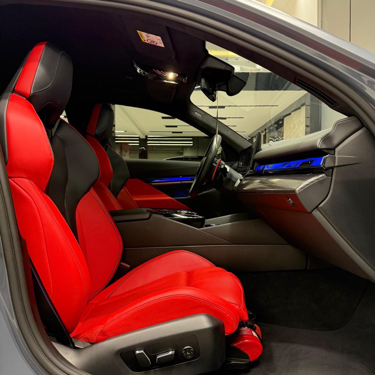 BMW M5 STANDARD AGMC DUBAI / 5 Years Warranty + Service Contract