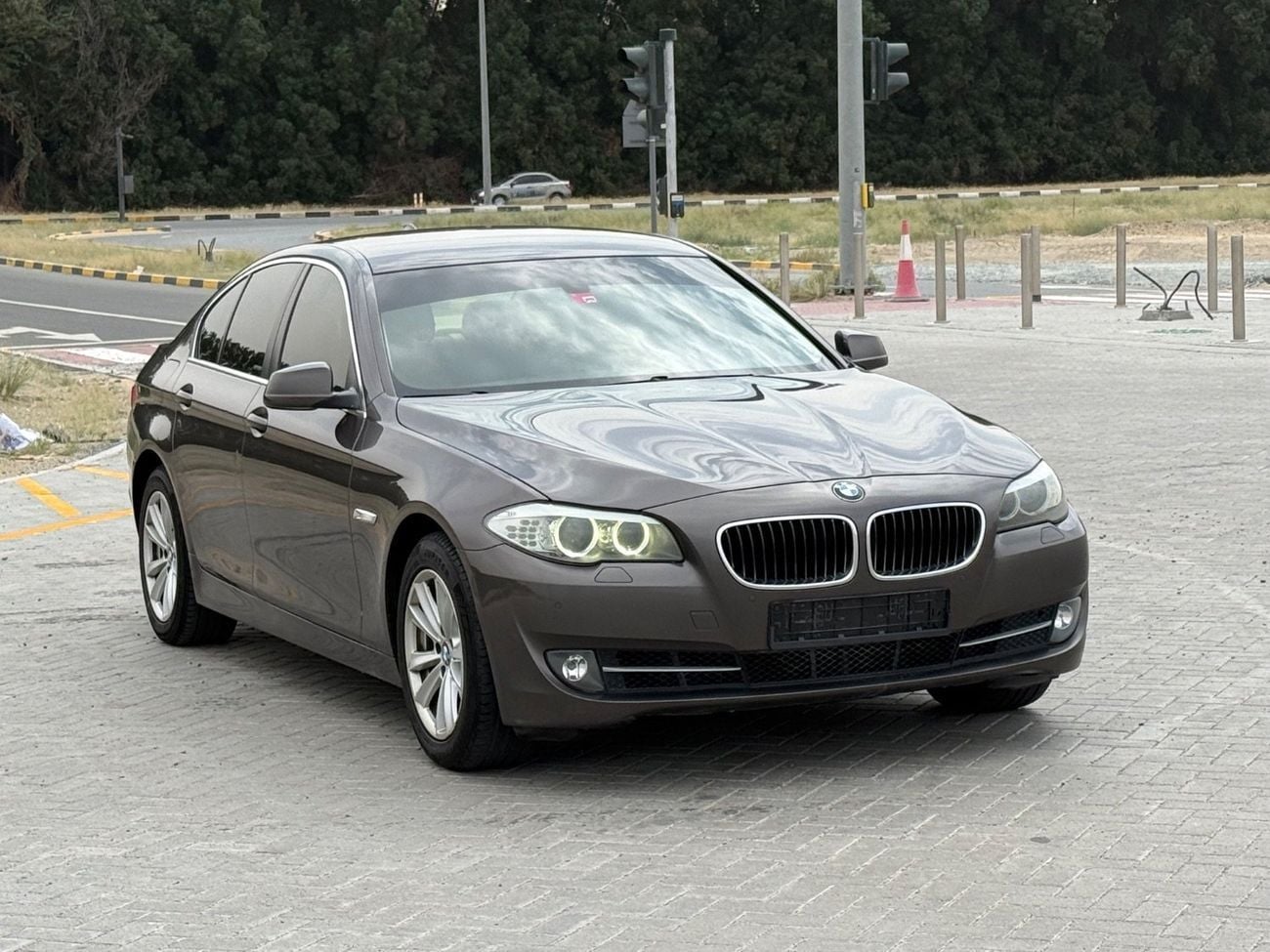 بي أم دبليو 520i Low 2.0L