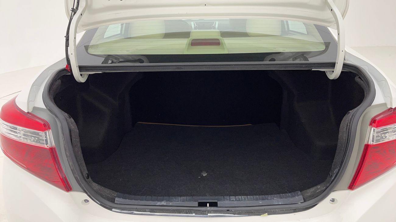 تويوتا يارس SE 1.5 | بدون دفعة مقدمة | اختبار قيادة مجاني للمنزل