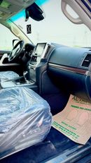 تويوتا لاند كروزر 2017 LHD VXR V8 Full Option Very Clean And Perfect Condition