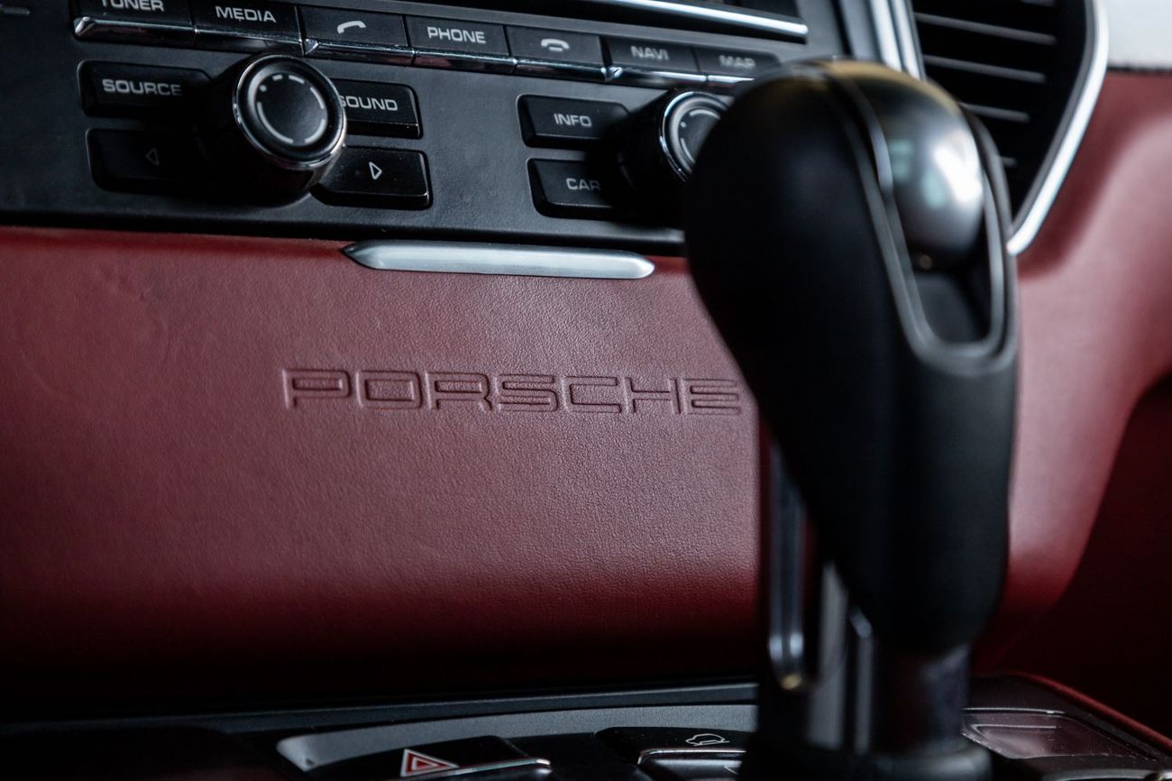 Porsche Macan S 3.0L (340 HP)