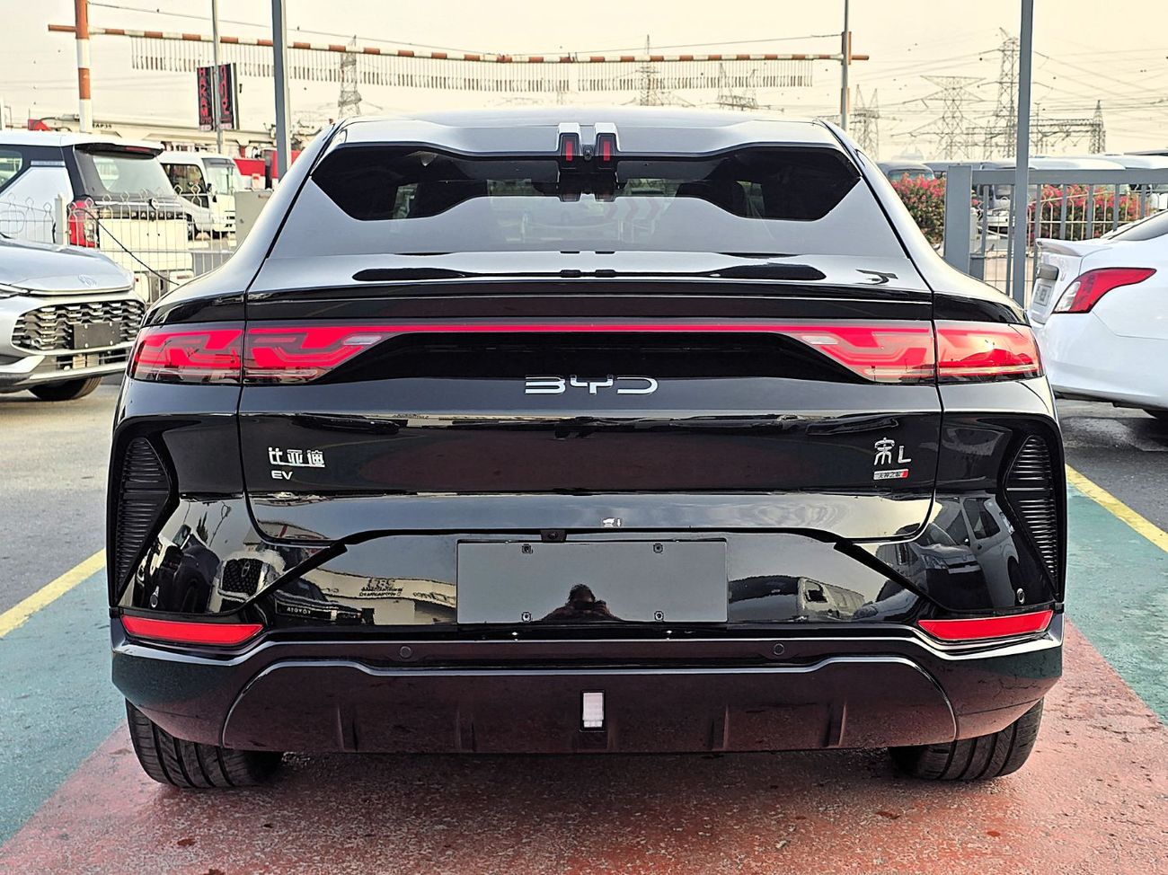 BYD Song L BYD Song L EV FULL OPTION 662 K.M RANG With radar Black Color 2025 Model