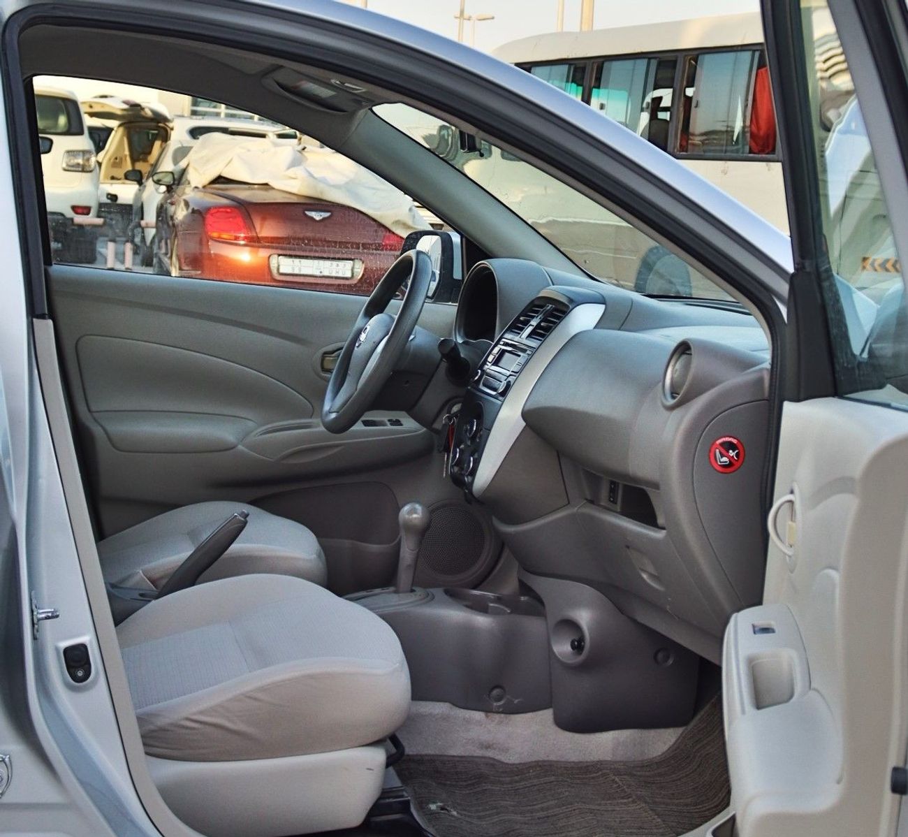 نيسان صني 2020 نيسان صني S (N18)، 4 د سيدان، 1.6 لتر 4 سلندر بنزين، أوتوماتيك، دفع أمامي