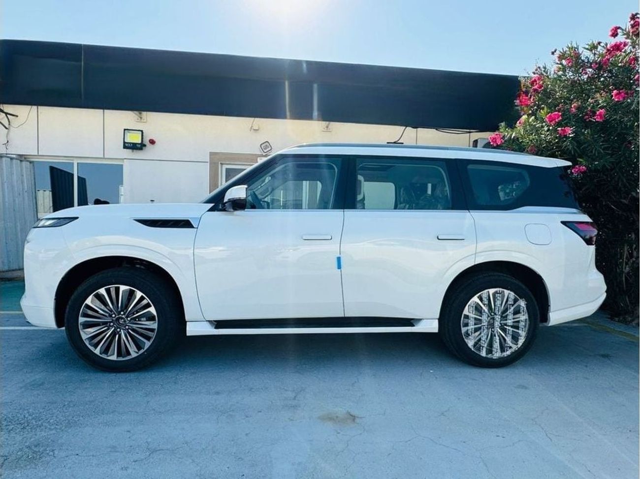 Infiniti QX80 Full option