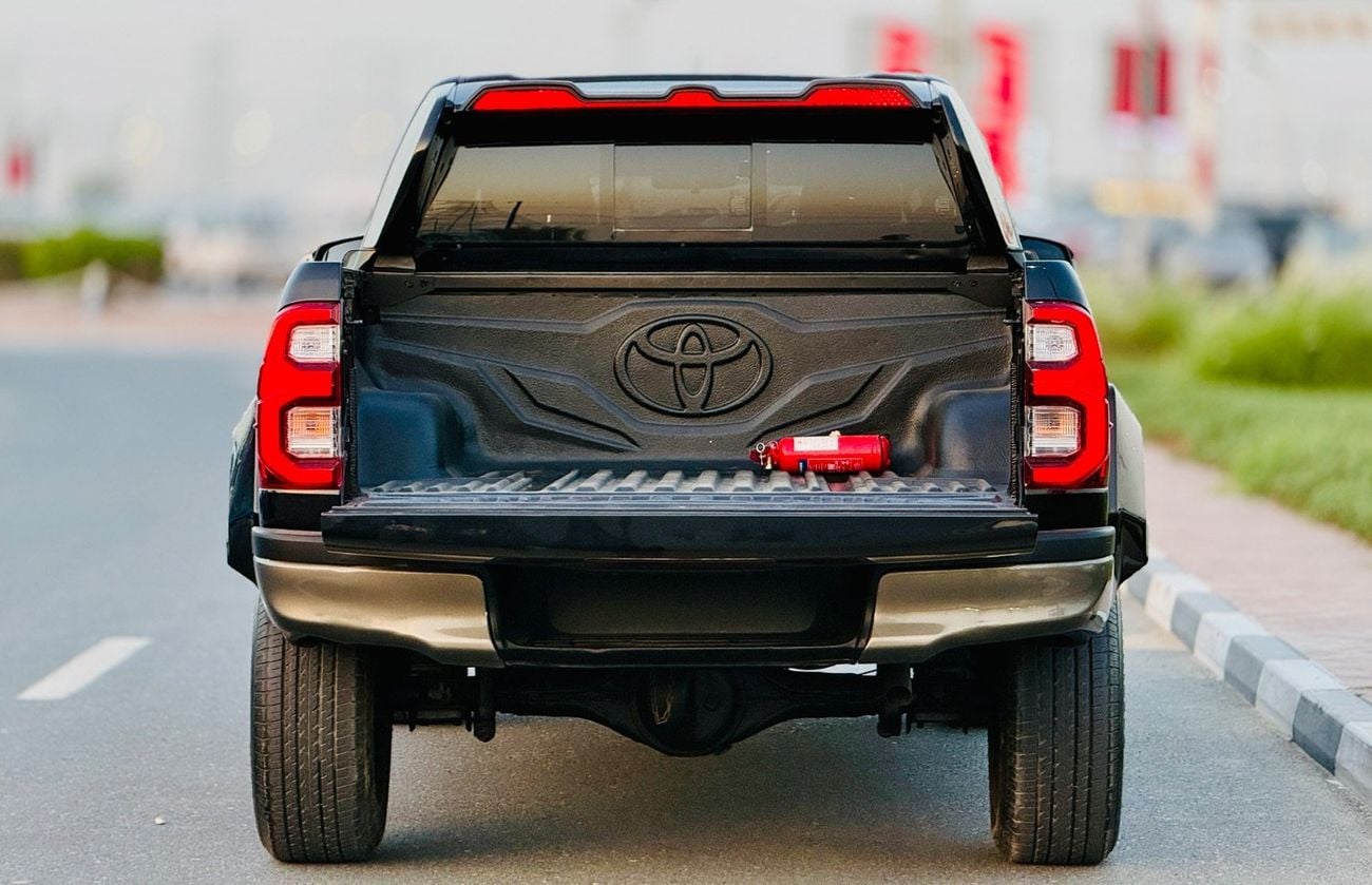 تويوتا هيلوكس Toyota Hilux GR Sport 2.7L V4