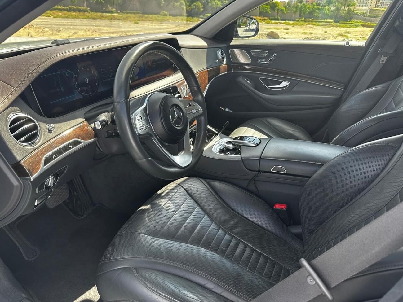 Mercedes-Benz S 560 Std 4.0L (463 HP)