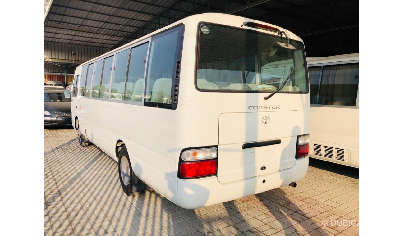 تويوتا كوستر 30 SEATER----4.2L-DIESEL------MANUAL-----PERFEITA CONDIÇÃO------(ESPECIALMENTE Para ANGOLA