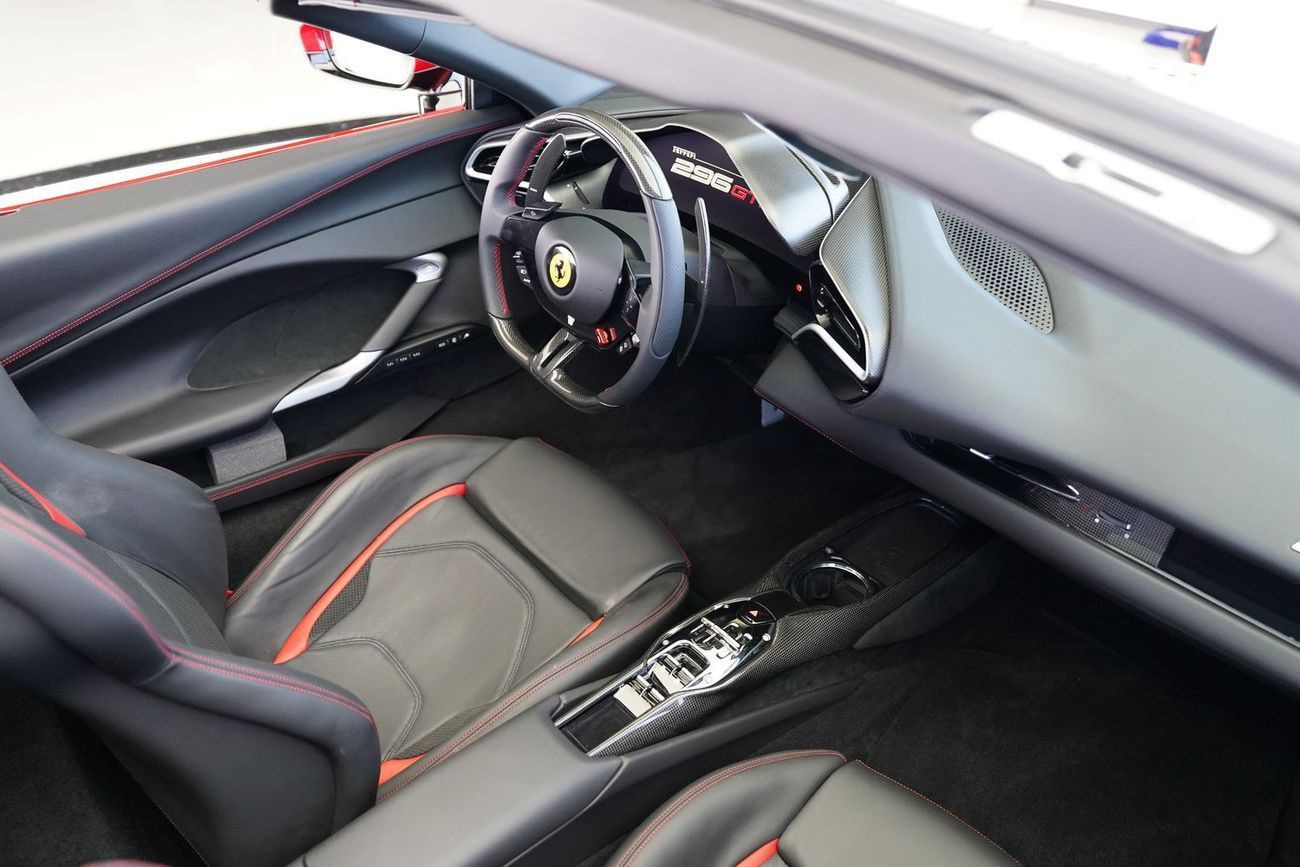 فيراري 296 GTS