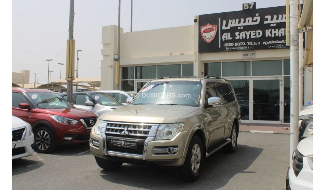 Mitsubishi Pajero GLS Top ACCIDENTS FREE - GCC - ORIGINAL PAINT - FULL OPTION - CAR IS IN PERFECT CONDITION INSIDE OUT