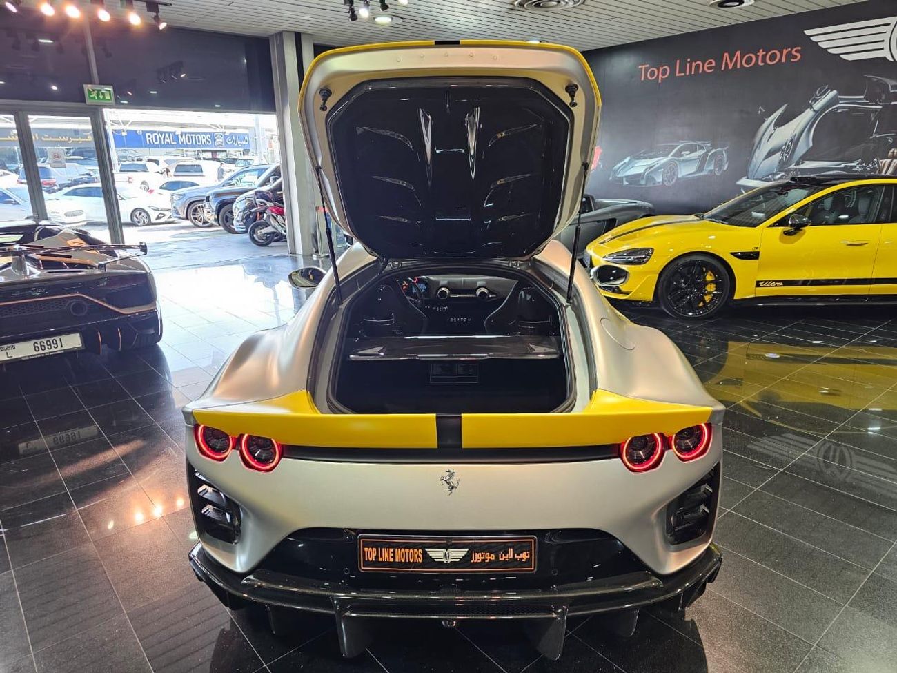 فيراري 812 كومبيتيزون