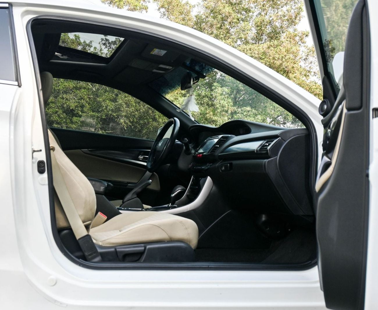 Honda Accord Coupe Honda Accord Coupe Sport 2017 -V4 GCC  accident-free Excellent Condition