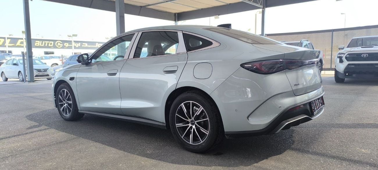 بي واي دي سيل 06 دي إم-آي BYD SEAL 06 DM-i 2025MY HONOR