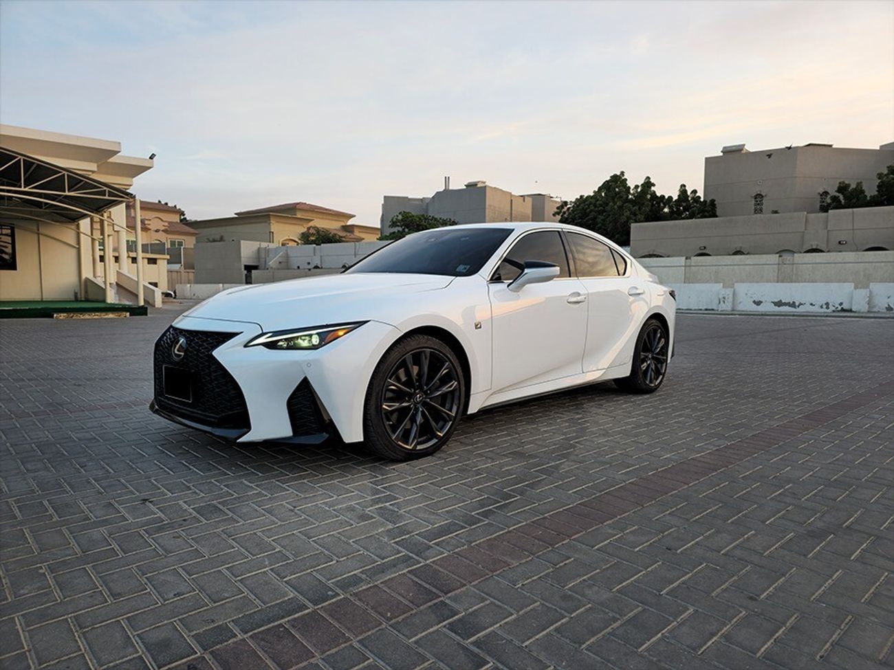 لكزس IS 350 F Sport 3.5L (311 HP)