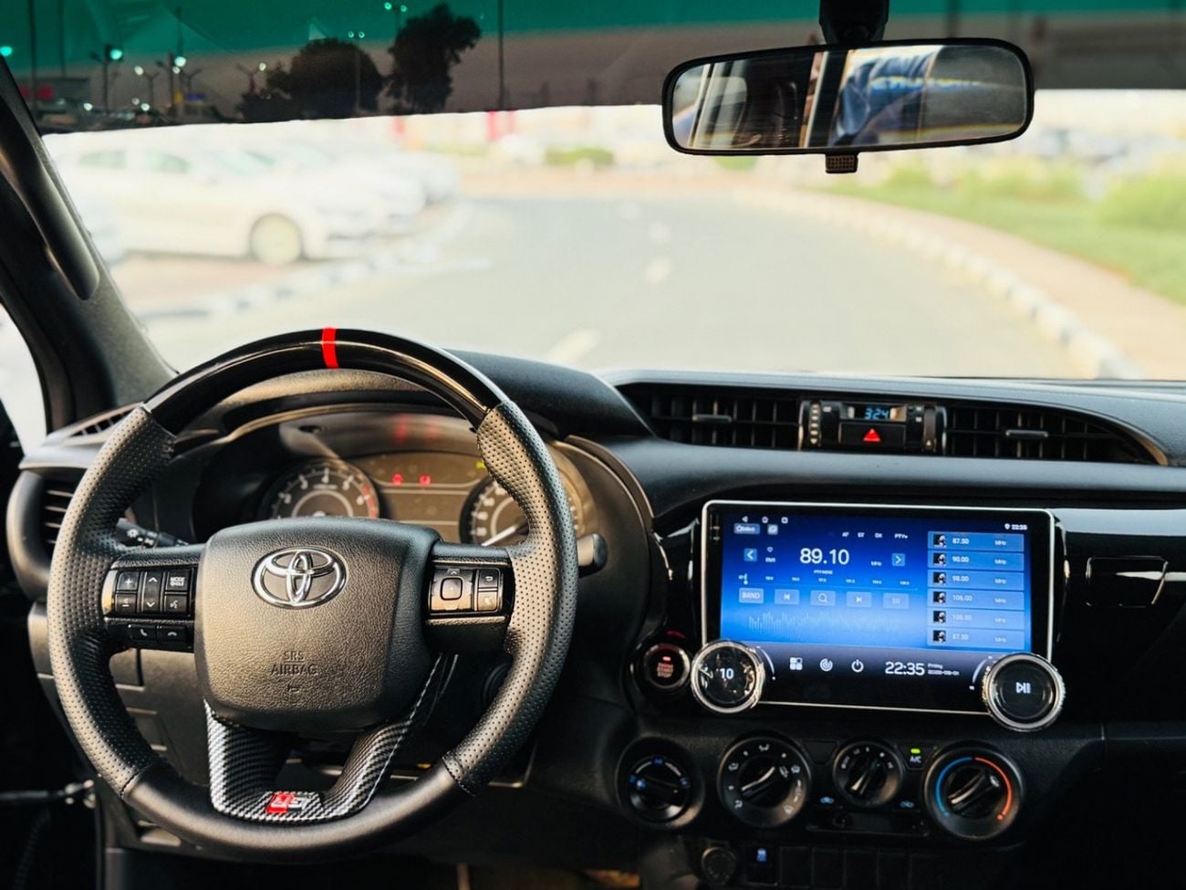 تويوتا هيلوكس Toyota Hilux GR Sport 2.7L V4