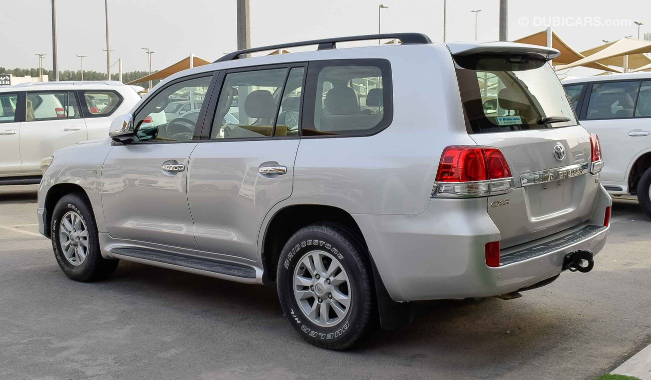 Toyota Land Cruiser GXR V6