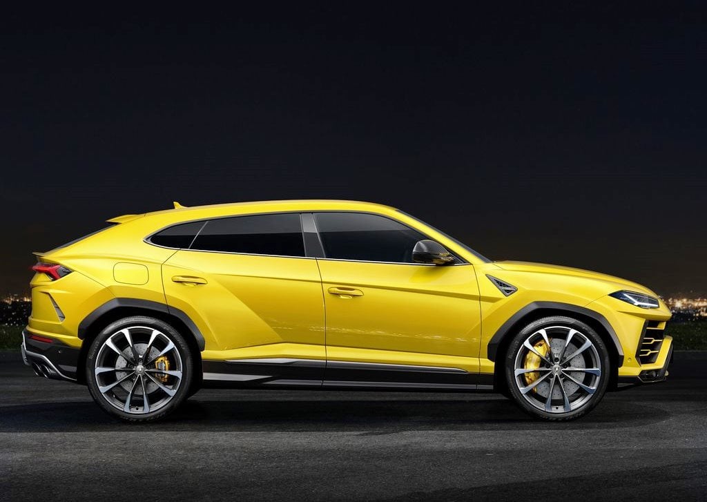 Lamborghini Urus exterior - Side Profile