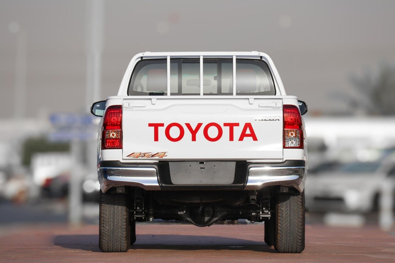 Toyota Hilux 2.7 V4 Petrol, A/T, Black Rims With Chrome Mirror, 4WD