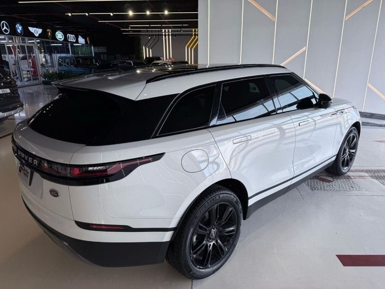لاند روفر رينج روفر فيلار P250 R-Dynamic S 2.0L 2019 VELAR R DYNAMIC SE P250 / 40,000 KM / Warranty Available up on request