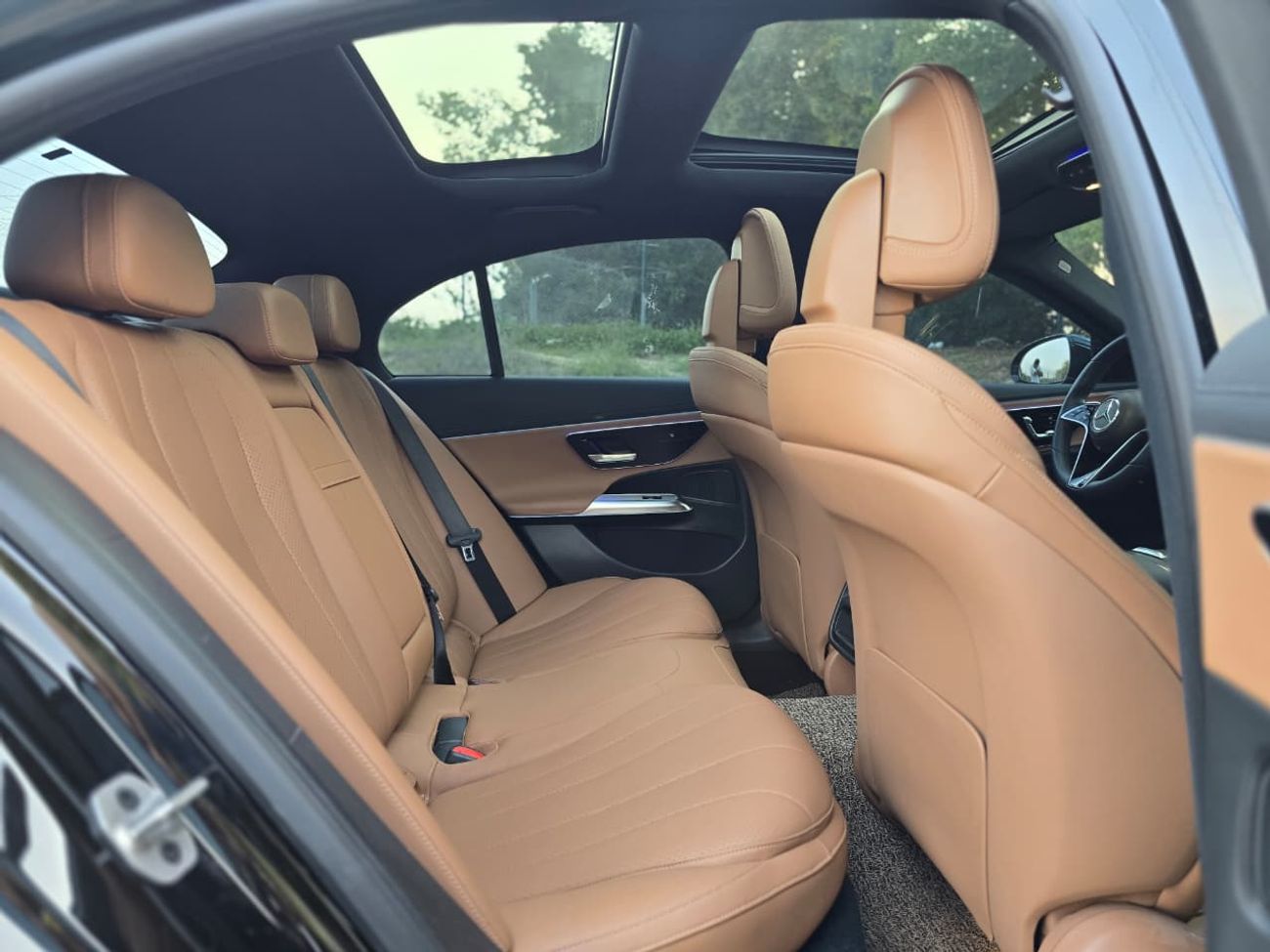 Mercedes-Benz E200 2.0L MERCEDES E-200 2024 // KOREAN // LOW MILEAGE // FULL OPITION // PERFECT CONDITION