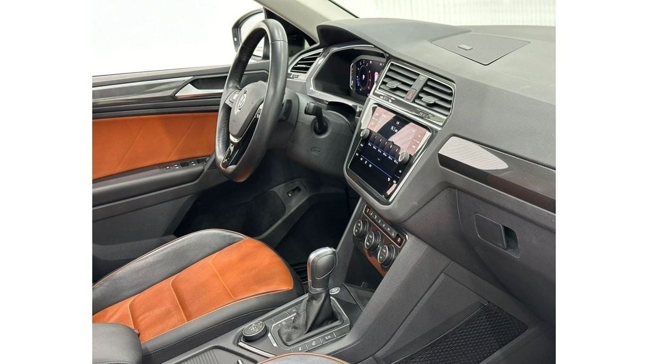 Volkswagen Tiguan 2019 Volkswagen Tiguan SEL 4MOTION, Oct VW Warranty, Full VW Service History, GCC
