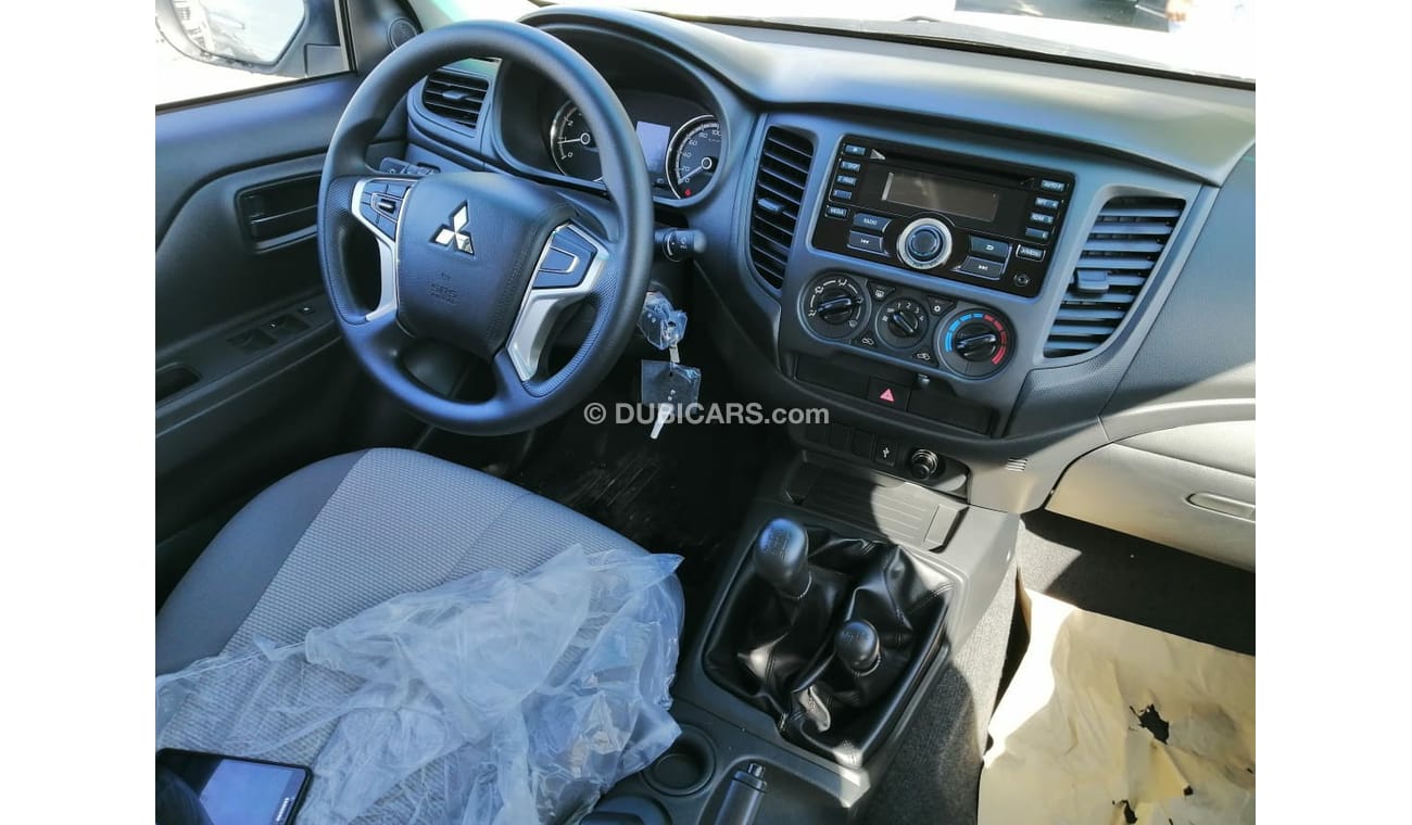 ميتسوبيشي L200 4x4فول ابشن بترول  موديل 2021