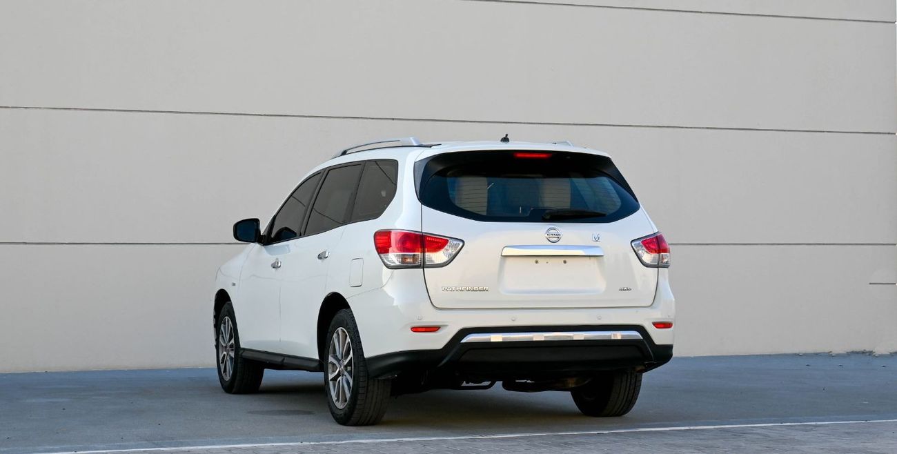 نيسان باثفايندر نيسان باثفندر 2015 SE MID بحالة ممتازة من الداخل والخارج