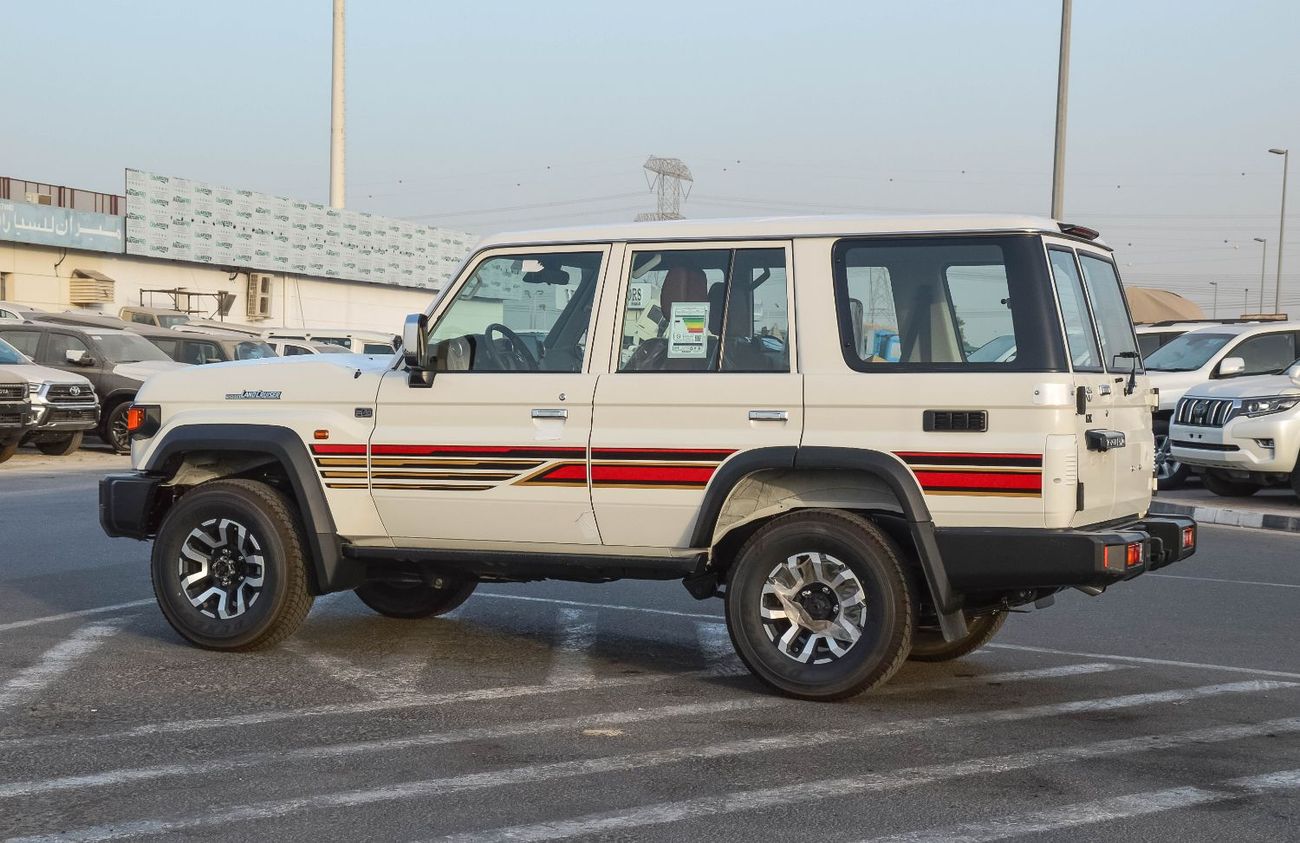 Toyota Land Cruiser 70 TOYOTA LAND CRUISER 76 2.8L 4WD DIESEL PICKUP 2025 | FULL OPTION