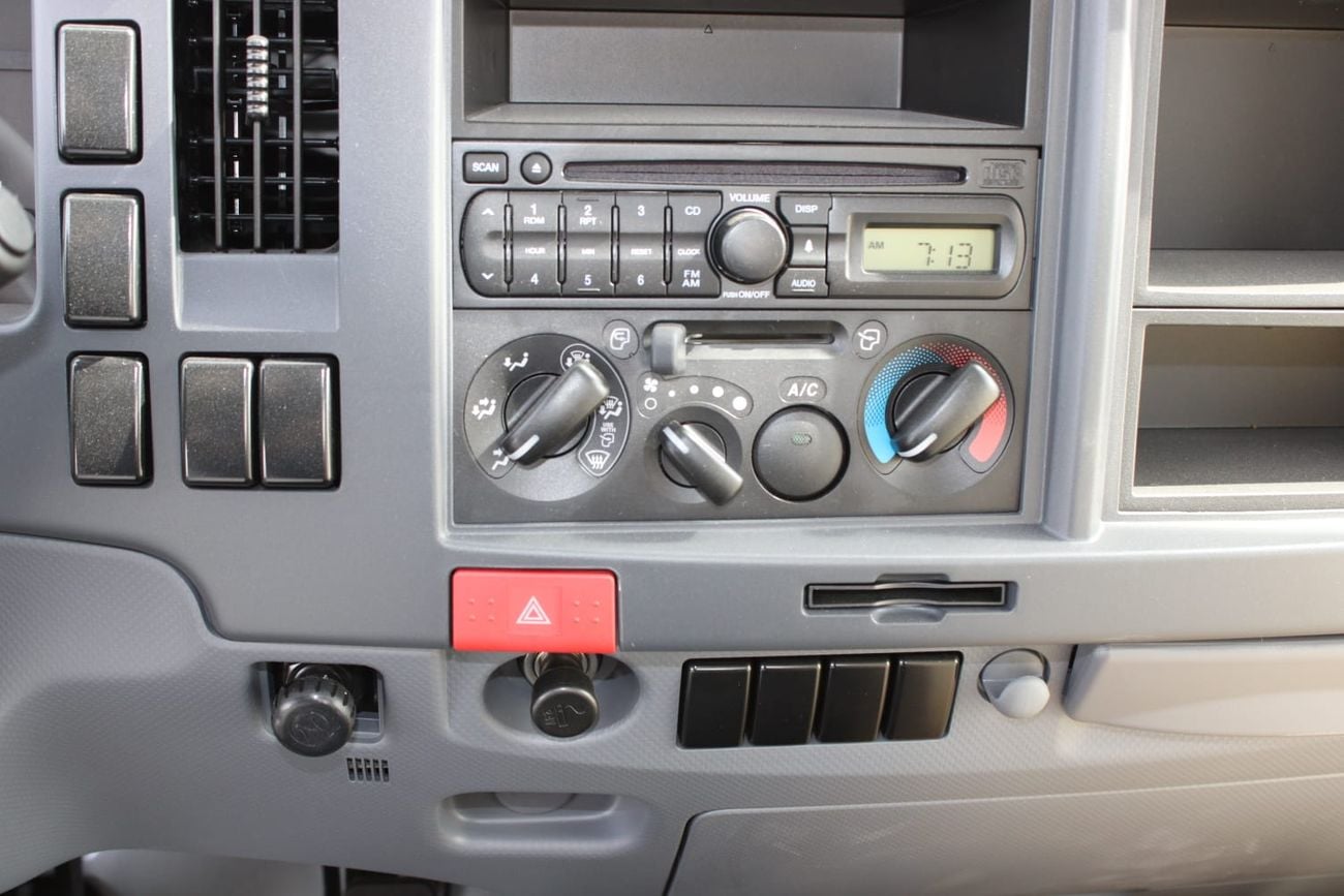 إيسوزو NPR شاحنة تجارية إيسوزو NPR 71 | ديزل موثوق | صفقات بالجملة | تصدير |