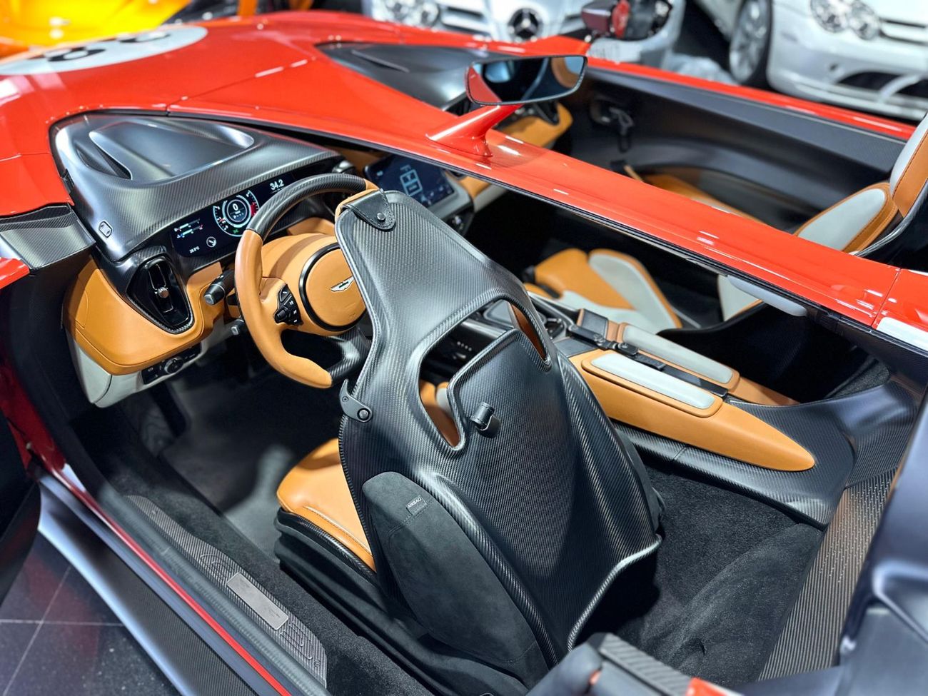 أستون مارتن فانكويش SPEEDSTER