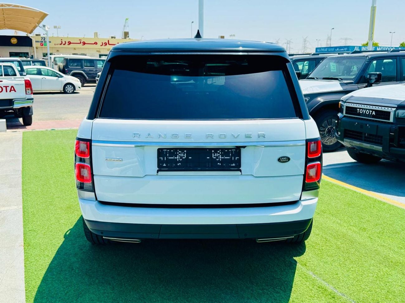 Land Rover Range Rover Range Rover Autobiography 5.0L Supercharged V8 engine producing 525-565 horsepower