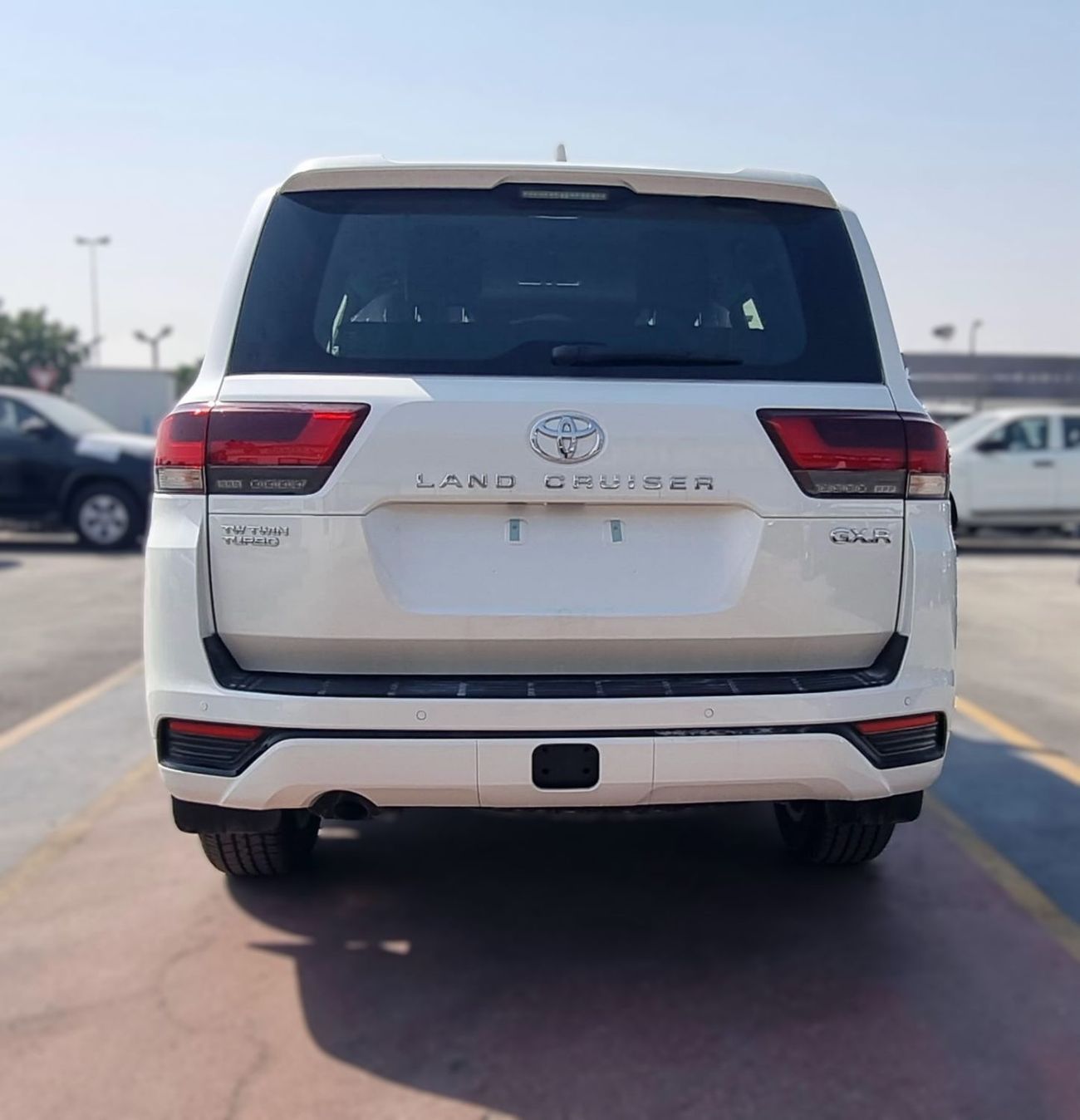 تويوتا لاند كروزر TOYOTA LAND CRUISER 3.3L DIESEL GXR TWIN TURBO MY2025