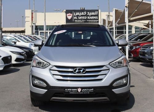 Hyundai Santa Fe GL 2.4L AWD Hyundai Santa Fe 2016, GCC car, in excellent condition, 7 seats, 2.4L, panoramic roof