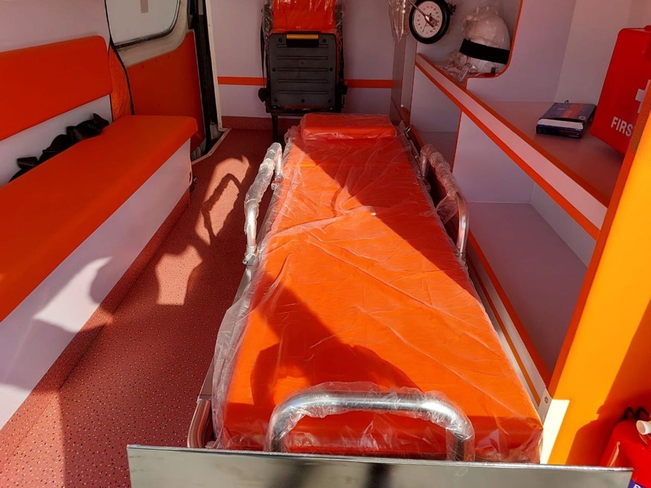 Toyota Hiace TOYOTA HIACE VAN AMBULANCE RHD 2020 MODEL 2.8 L DIESEL AUTOMATIC(PM04938)