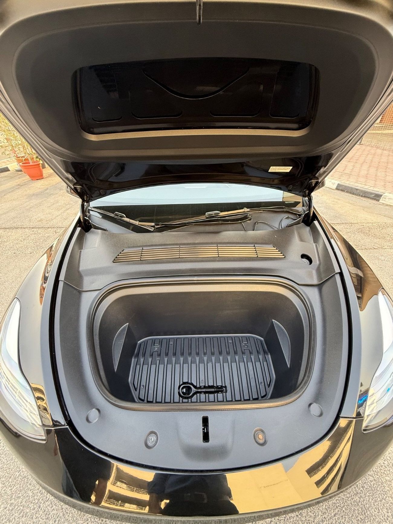 Tesla Model Y 2024 DUAL MOTOR AUTO PILOT LONG RANGE 360 CAMERAS CANADA SPEC