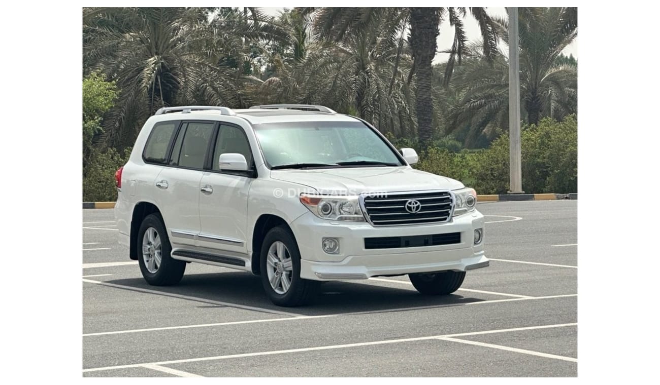 Toyota Land Cruiser MODEL 2014 GCC CAR PERFECT CONDITION INSIDE AND OUTSIDE